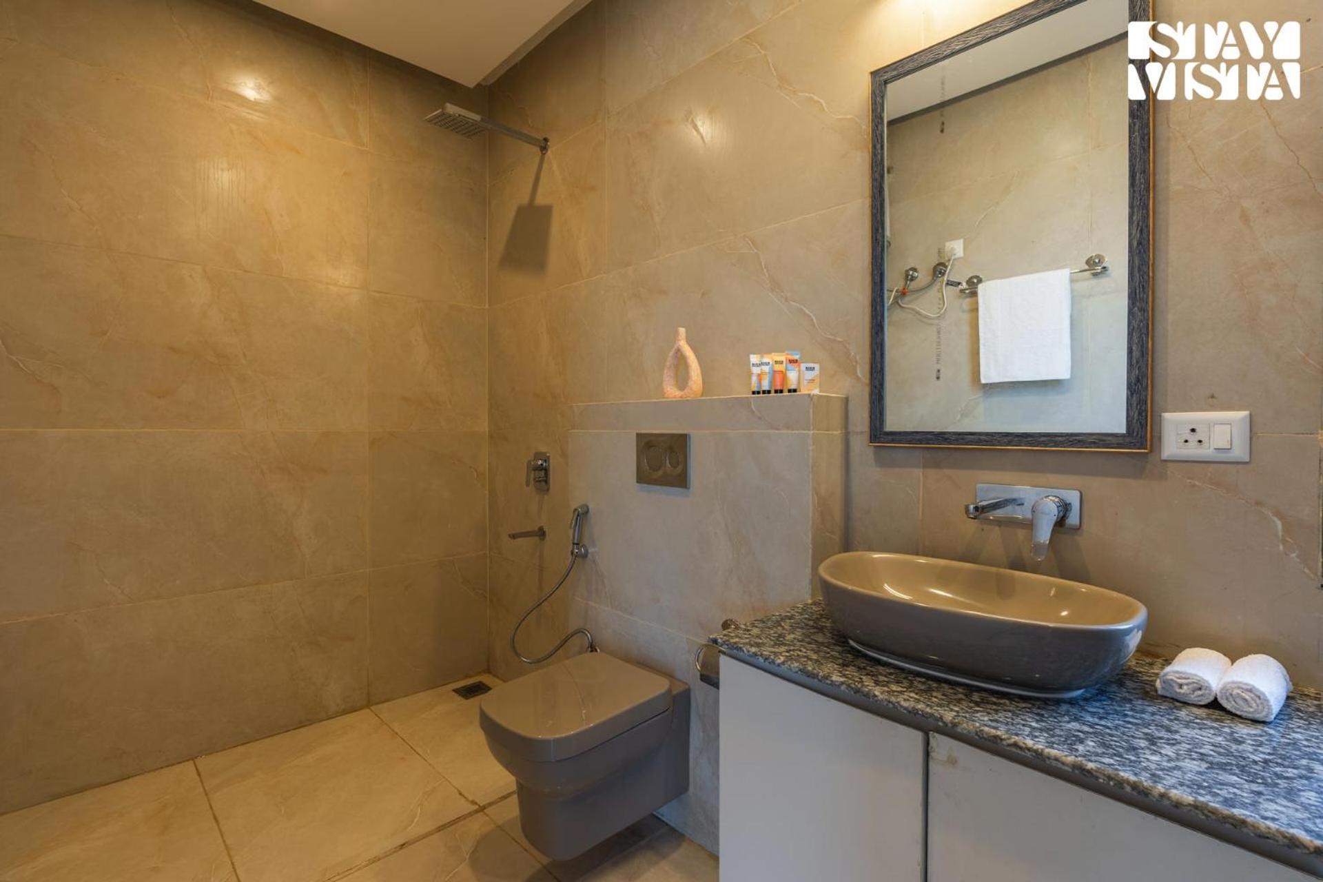 Stayvista At Amulyam Villa With Lawn & Bonfire Mukteshwar Ngoại thất bức ảnh